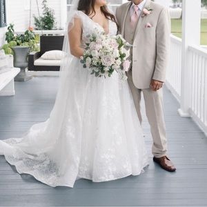 Calla Blanche wedding dress. Style 19112 Kaden. Only worn once for my wedding.